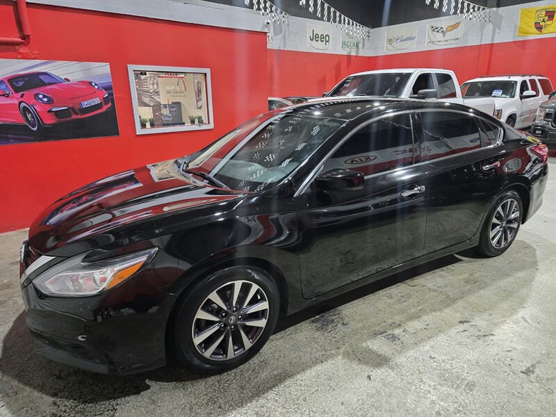 2017 Nissan Altima 2.5 SV   - Photo 1 - Miami, FL 33155