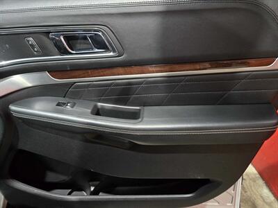 2017 Ford Explorer Platinum   - Photo 26 - Miami, FL 33155