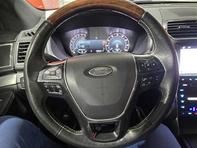 2017 Ford Explorer Platinum   - Photo 16 - Miami, FL 33155