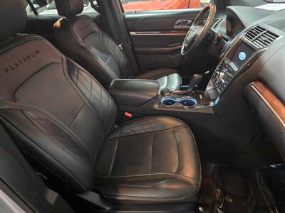 2017 Ford Explorer Platinum   - Photo 7 - Miami, FL 33155