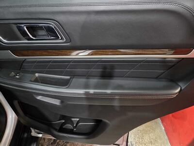 2017 Ford Explorer Platinum   - Photo 25 - Miami, FL 33155