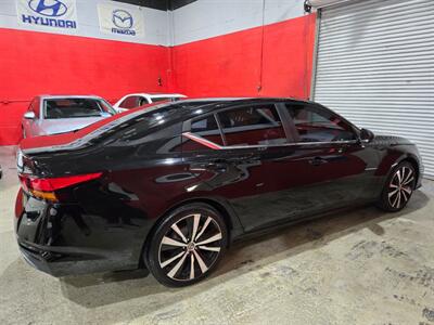 2019 Nissan Altima 2.5 SR   - Photo 4 - Miami, FL 33155