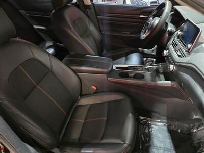 2019 Nissan Altima 2.5 SR   - Photo 10 - Miami, FL 33155