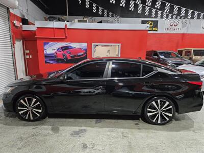 2019 Nissan Altima 2.5 SR   - Photo 2 - Miami, FL 33155