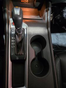 2019 Nissan Altima 2.5 SR   - Photo 18 - Miami, FL 33155