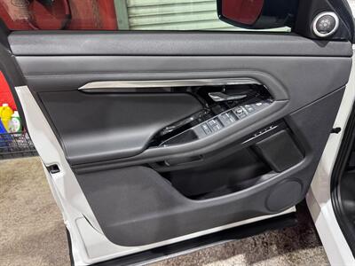 2020 Land Rover Range Rover Evoque SE - Photo 27 - Miami, FL 33155