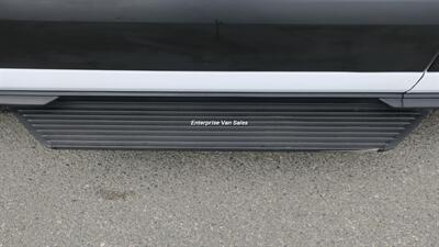 2023 Ford Transit 350 XLT  Mid Roof 10 Passenger Captain Seats - Photo 12 - Long Beach, CA 90807