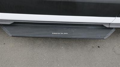 2021 Ford Transit 350 XLT  Mid Roof 8 Passenger Captain Seats - Photo 11 - Long Beach, CA 90807