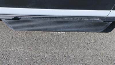 2022 Ford Transit 350 XLT Mid Roof 9 Passenger Captain Seats - Photo 11 - Long Beach, CA 90807