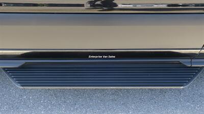 2024 Ford Transit 350 XLT  Mid Roof 10 Passenger Luxury Seating - Photo 11 - Long Beach, CA 90807