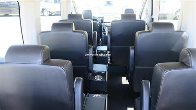 2022 Ford Transit 350 XLT Mid Roof 10 Passenger Luxury Seating - Photo 13 - Long Beach, CA 90807