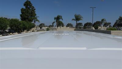 2023 Ford Transit 350 XLT  Low Roof 11 Passenger Captain Seating - Photo 15 - Long Beach, CA 90807