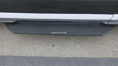 2023 Ford Transit 350 XLT  Mid Roof 10 Passenger Captain Seats - Photo 11 - Long Beach, CA 90807