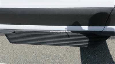 2023 Ford Transit 350 XLT  Mid Roof 10 Passenger Luxury Seating - Photo 12 - Long Beach, CA 90807