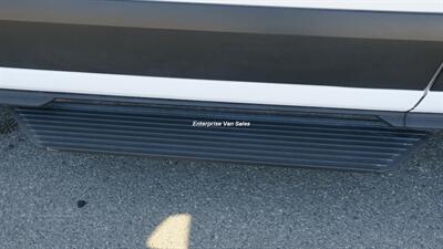 2022 Ford Transit 350 XLT  Low Roof 10 Passenger Captain Seats - Photo 12 - Long Beach, CA 90807