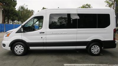 2022 Ford Transit 350 XLT Mid Roof 10 Passenger Captain Seats - Photo 8 - Long Beach, CA 90807
