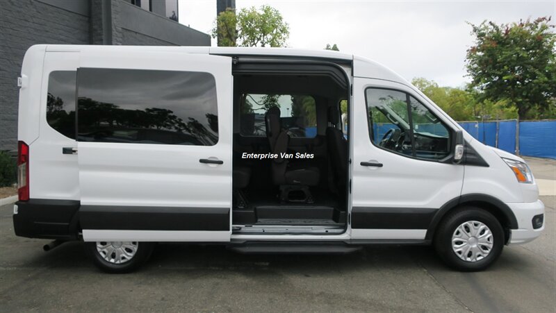 2022 Ford Transit 350 XLT  Mid Roof 10 Passenger Captain Seats