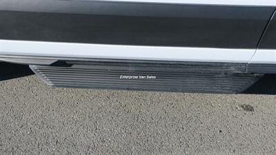 2020 Ford Transit 350 XLT  Mid Roof 11 Passenger Captain Seats - Photo 11 - Long Beach, CA 90807