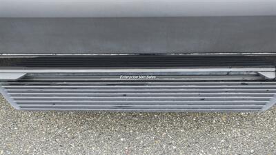 2022 Ford Transit 350 XLT  Mid Roof 10 Passenger Luxury Seating - Photo 11 - Long Beach, CA 90807