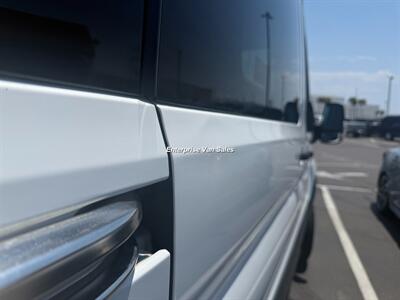 2021 Ford Transit 350 XLT  Mid Roof 10 Passenger Captain Seats - Photo 10 - Long Beach, CA 90807