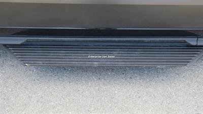 2022 Ford Transit 350 XLT Mid Roof 10 Passenger Luxury Seating - Photo 11 - Long Beach, CA 90807