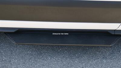 2023 Ford Transit 350 XLT  Low Roof 10 Passenger Luxury Seating - Photo 11 - Long Beach, CA 90807