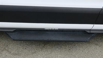 2023 Ford Transit 350 XLT Low Roof 10 Passenger Captain Seating - Photo 11 - Long Beach, CA 90807