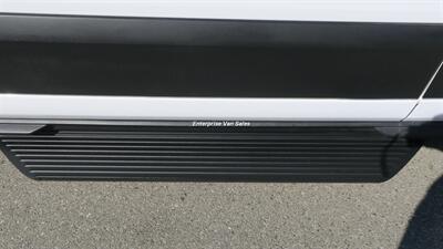 2022 Ford Transit 350 XLT Mid Roof 15 Passenger OEM Seats - Photo 13 - Long Beach, CA 90807