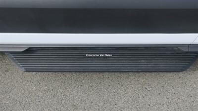 2023 Ford Transit 350 XLT Mid Roof 12 Passenger Captain Seats - Photo 11 - Long Beach, CA 90807