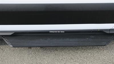 2023 Ford Transit 350 XLT  Mid Roof 10 Passenger Captain Seats - Photo 11 - Long Beach, CA 90807
