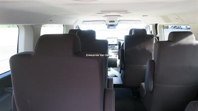 2022 Ford Transit 350 XLT  Low Roof 10 Passenger Captain Seats - Photo 16 - Long Beach, CA 90807