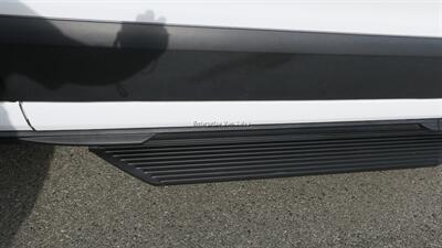 2022 Ford Transit 350 XLT  Low Roof 10 Passenger Captain Seats - Photo 11 - Long Beach, CA 90807