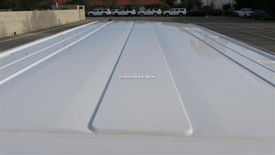 2022 Ford Transit 350 XLT  Low Roof 10 Passenger Captain Seats - Photo 13 - Long Beach, CA 90807