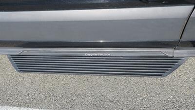 2020 Ford Transit 350 XLT  Mid Roof 10 Passenger Captain Seats - Photo 11 - Long Beach, CA 90807