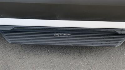 2023 Ford Transit 350 XLT Mid Roof 14 Passenger Captain Seats - Photo 10 - Long Beach, CA 90807