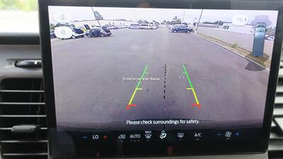 2022 Ford Transit 350 XLT Mid Roof 10 Passenger Luxury Seating - Photo 18 - Long Beach, CA 90807