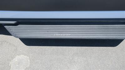 2021 Ford Transit 350 XLT  Mid Roof 10 Passenger Captain Seats - Photo 11 - Long Beach, CA 90807