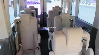 2020 Ford Transit 350 XLT Mid Roof 10 Passenger Captain Seats - Photo 20 - Long Beach, CA 90807