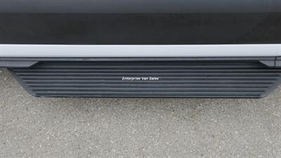 2021 Ford Transit 350 XLT  Mid Roof 10 Passenger Captain Seats - Photo 11 - Long Beach, CA 90807