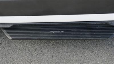 2021 Ford Transit 350 XLT  Mid Roof 10 Passenger Captain Seats - Photo 12 - Long Beach, CA 90807