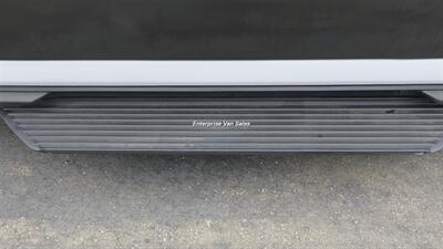 2023 Ford Transit 350 XLT Mid Roof 10 Passenger Captain Seats - Photo 13 - Long Beach, CA 90807
