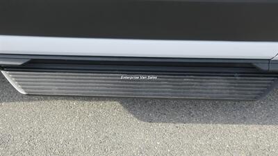 2021 Ford Transit 350 XLT Mid Roof 9 Passenger Captain Seats - Photo 14 - Long Beach, CA 90807