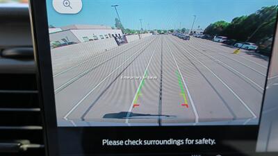 2022 Ford Transit 350 XLT Mid Roof 10 Passenger Captain Seats - Photo 16 - Long Beach, CA 90807