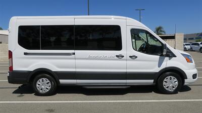 2022 Ford Transit 350 XLT Mid Roof 10 Passenger Captain Seats - Photo 4 - Long Beach, CA 90807
