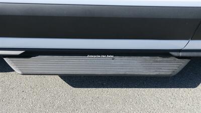 2022 Ford Transit 350 XLT  Low Roof 10 Passenger Captain Seats - Photo 11 - Long Beach, CA 90807