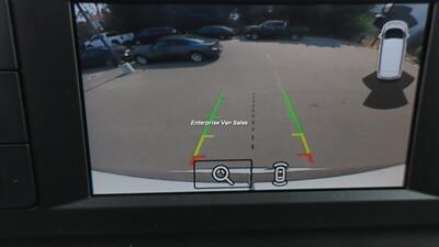 2021 Ford Transit 350 XLT  Mid Roof 10 Passenger Captain Seats - Photo 18 - Long Beach, CA 90807
