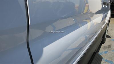 2022 Ford Transit 350 XLT  Mid Roof 10 Passenger Captain Seats - Photo 21 - Long Beach, CA 90807