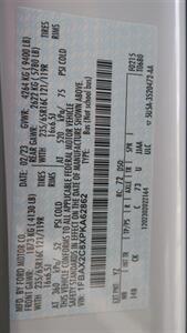 2023 Ford Transit 350 XLT Mid Roof 10 Passenger Captain Seats - Photo 17 - Long Beach, CA 90807