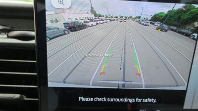 2023 Ford Transit 350 XLT Mid Roof 10 Passenger Captain Seats - Photo 16 - Long Beach, CA 90807