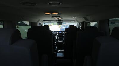 2020 Ford Transit 350 XLT  Low Roof 11 Passenger Captain Seats - Photo 18 - Long Beach, CA 90807